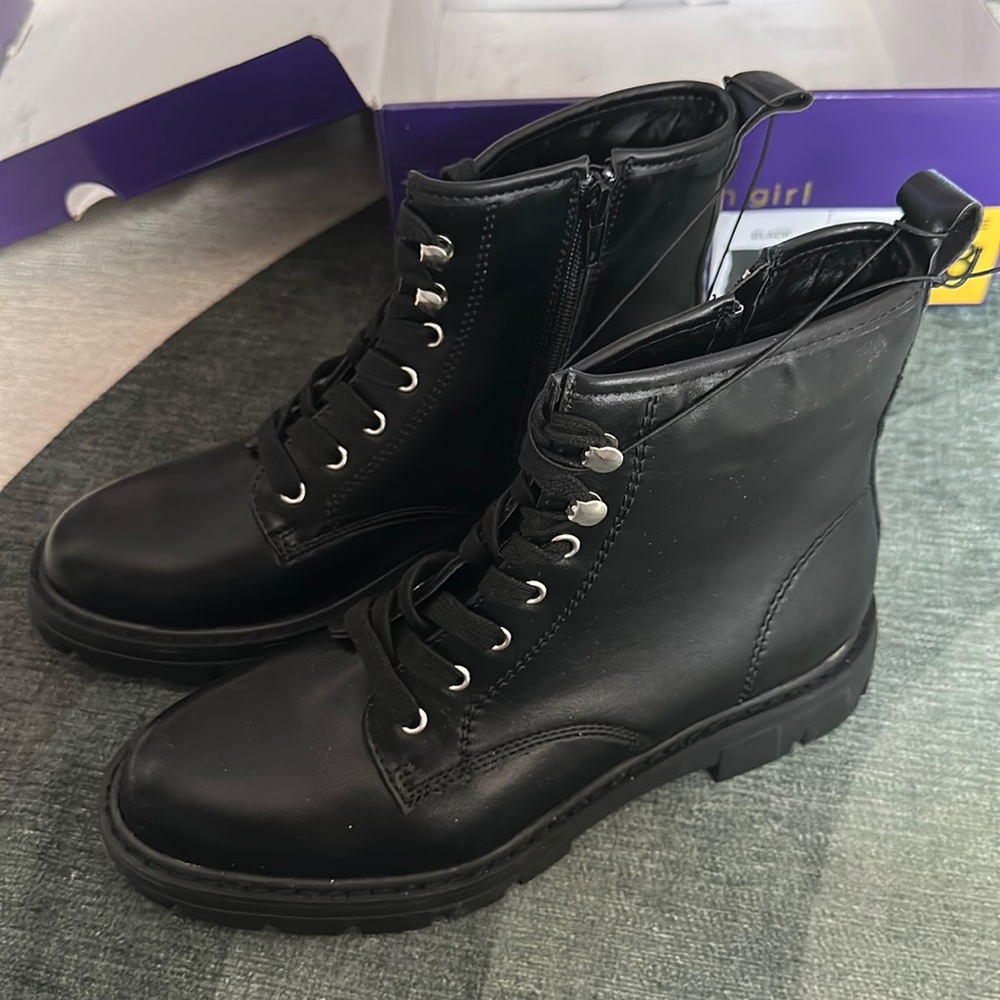 Madden girl black zip combat style boots